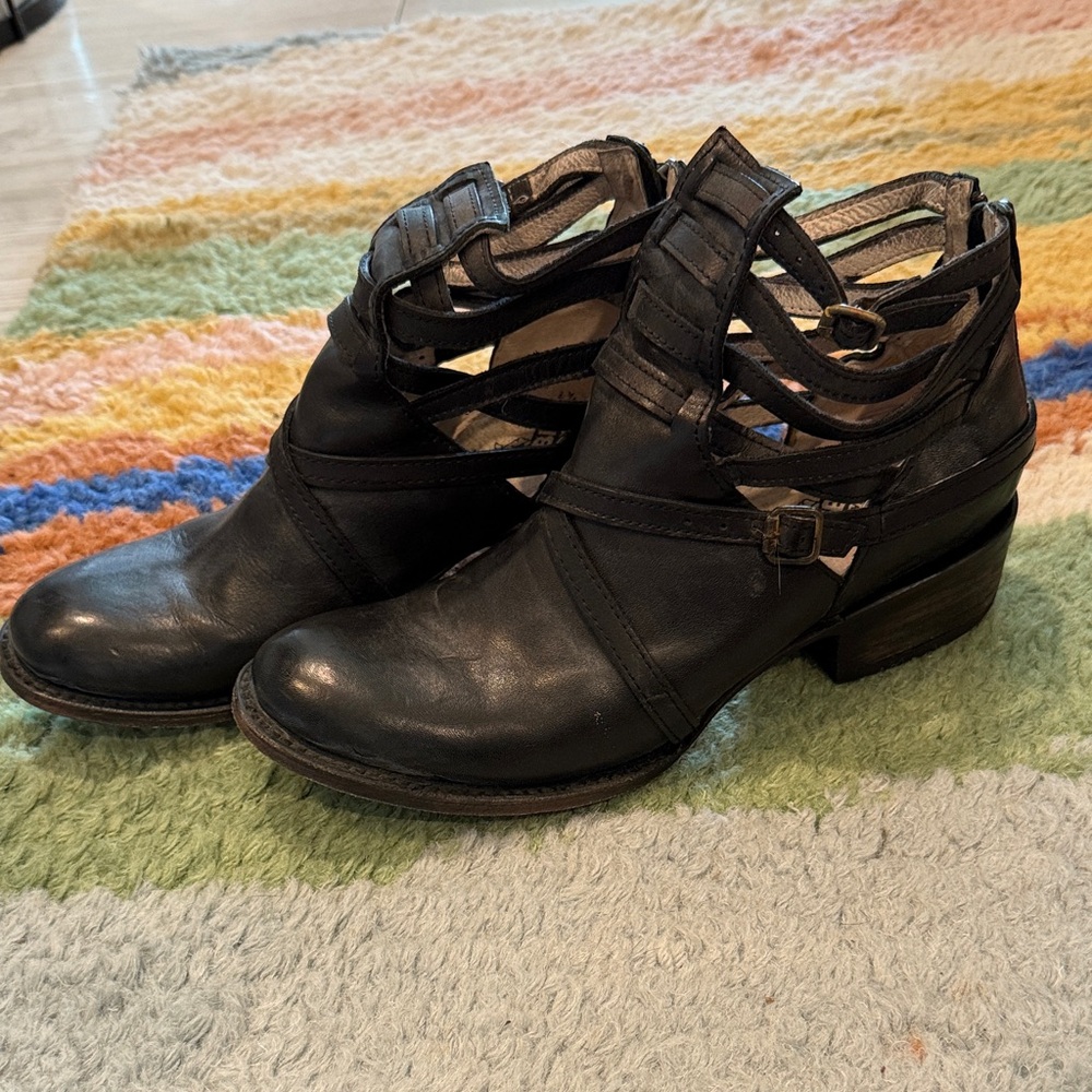 Freebird by Steven Black Leather Stair Ankle Boots - Picture 4 of 6